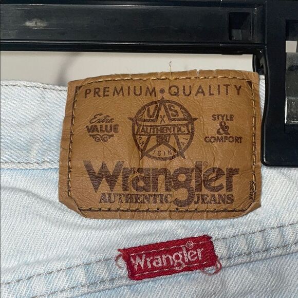 Wrangler Men's Light Blue Jeans - Picture 9 of 10